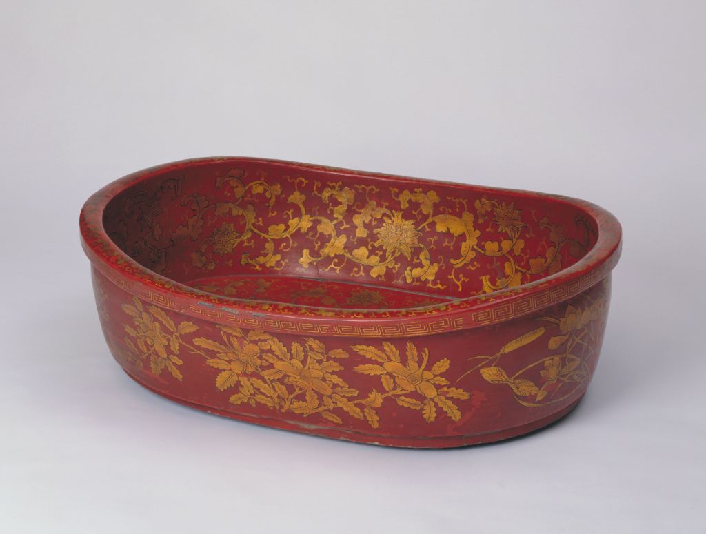 图片[1]-Bathtub painted with red paint and gold-China Archive